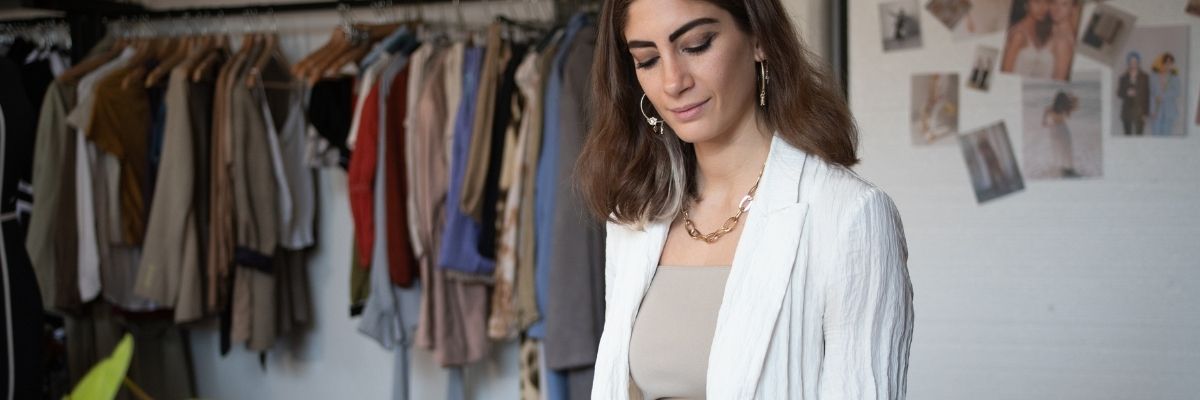 Bronz Ten İçin En Çok Yakışan Renkli Kombinler