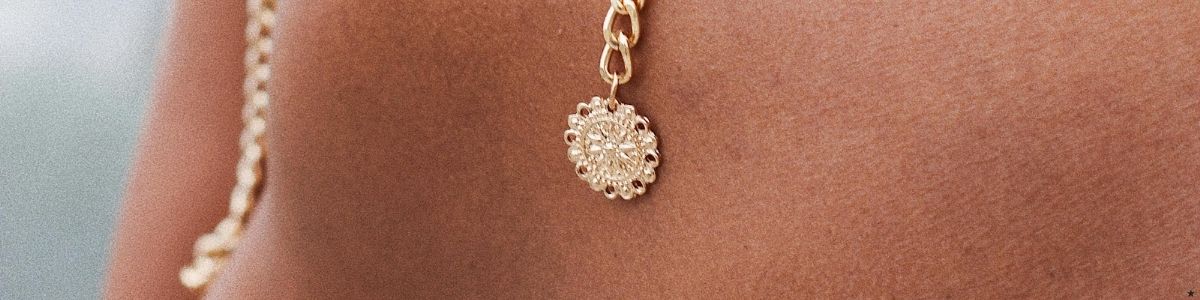 Bronz Cilt İçin Günlük Şık Aksesuar Kombinleri